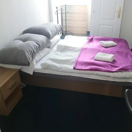 Thomas Panzio Oda ve Kahvaltı 3*