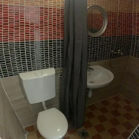 Thomas Panzio Oda ve Kahvaltı 3*